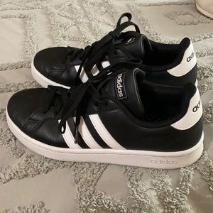 Adidas grand court black 7.5 EUC